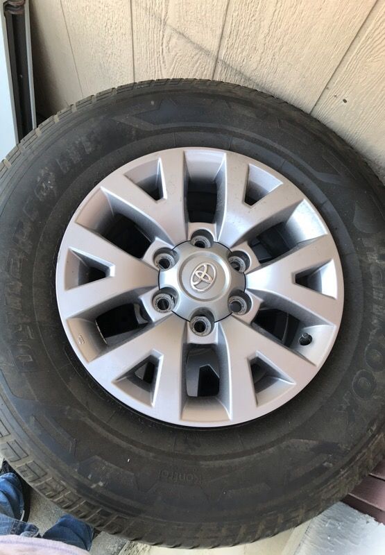 2016 Toyota Tacoma SR5 wheels for Sale in Norwalk, CA - OfferUp