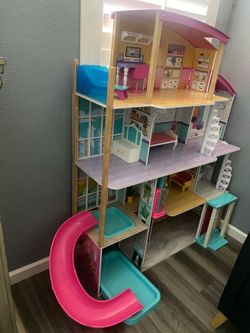 LARGE DOLL HOUSE