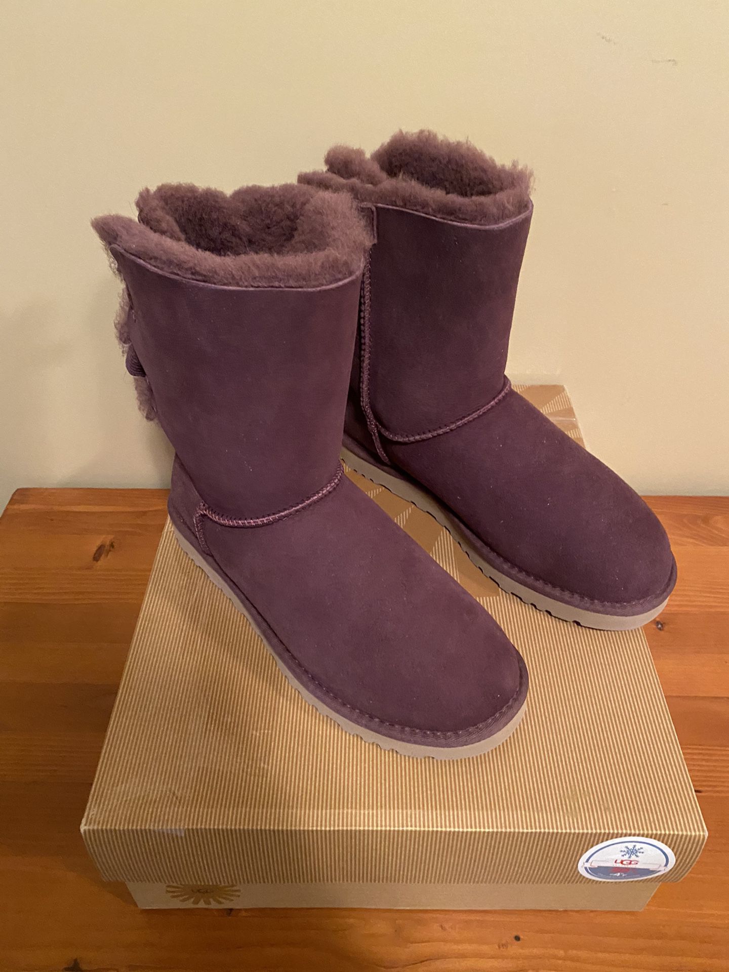 UGG purple boot - size 8