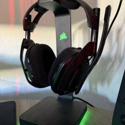 Corsair Headset Rest With A50 Astro Headset