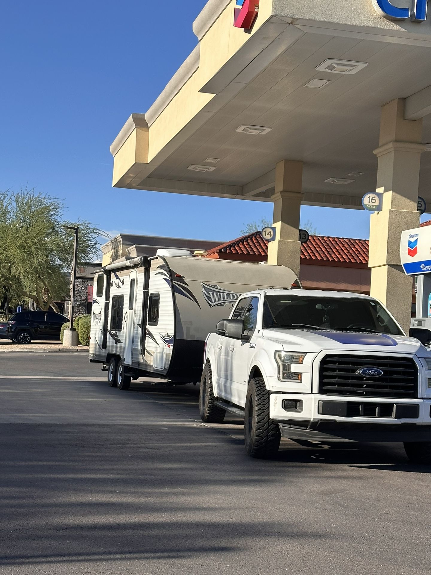 2012 Rv.  With New Roof.  New Ac And New Generator To Come With It 