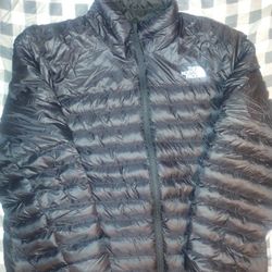 BRAND NEW NORTHFACE PUFFER XL 