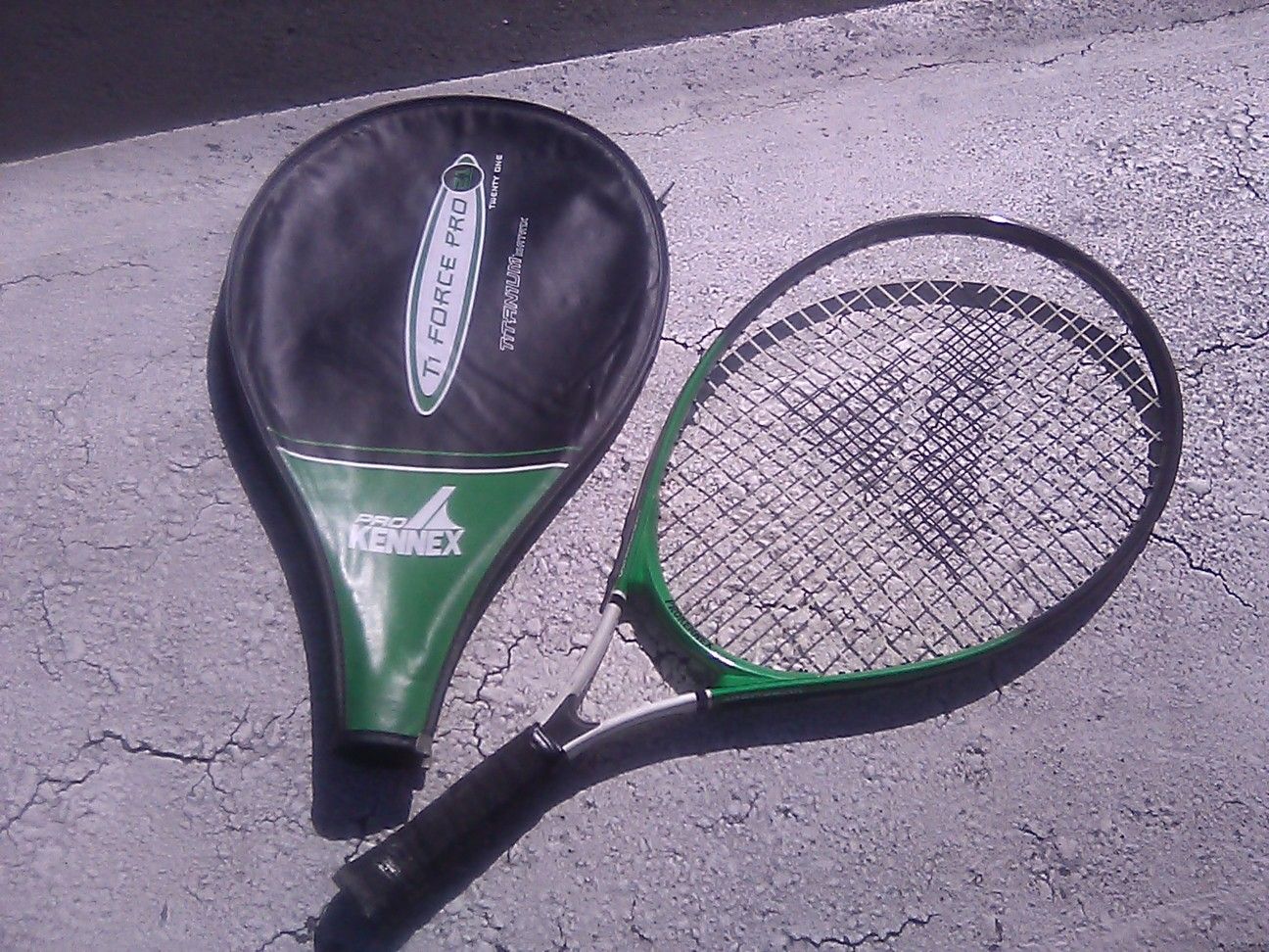 T1 force pro by kennex tennis racket