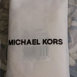 Michael Kors Crossbody Carrier