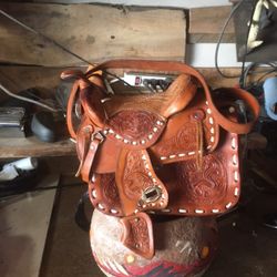 Leather saddle Purse