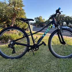 TREK Like New Mountain Bike 