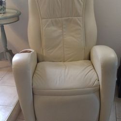 High End Buttercream Leather Massage Recliner 