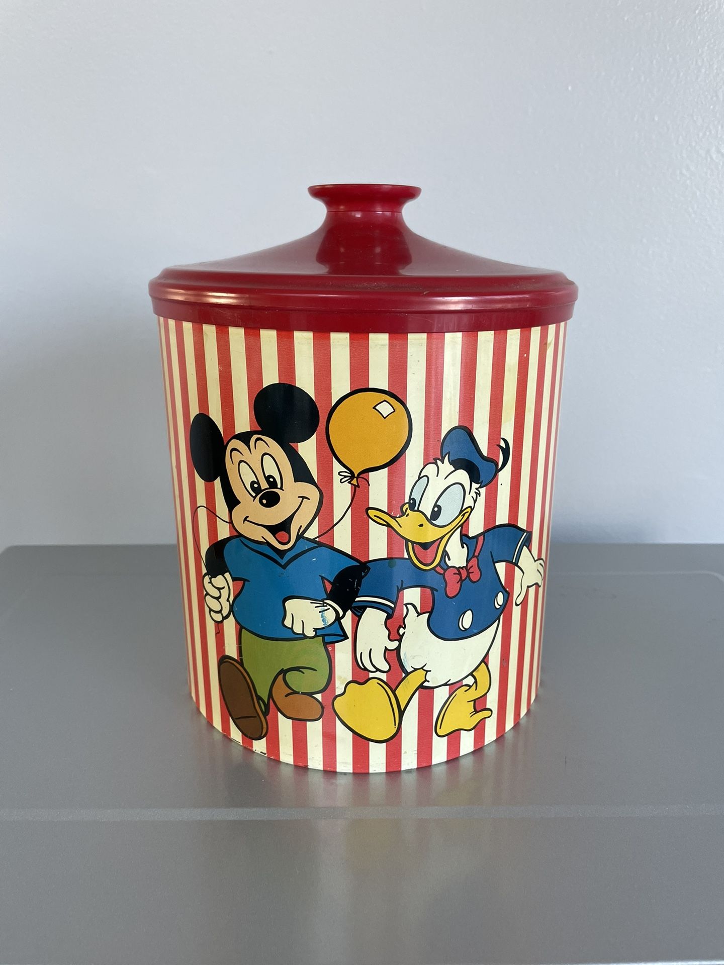 Vintage Walt Disney Cookie Tin W/Plastic Lid