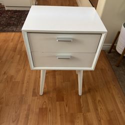 Mid Century Modern Style End Table 