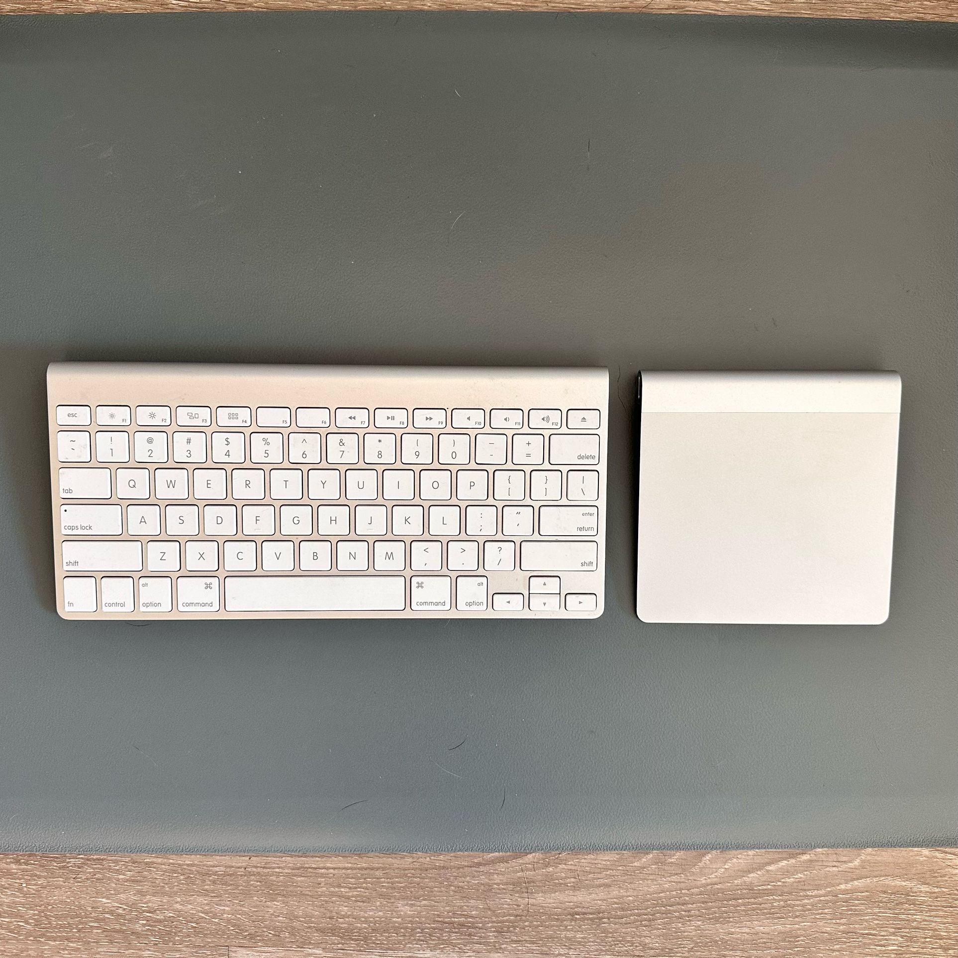 Apple Wireless Keyboard + Magic Trackpad (1st Gen) β Bundle Deal