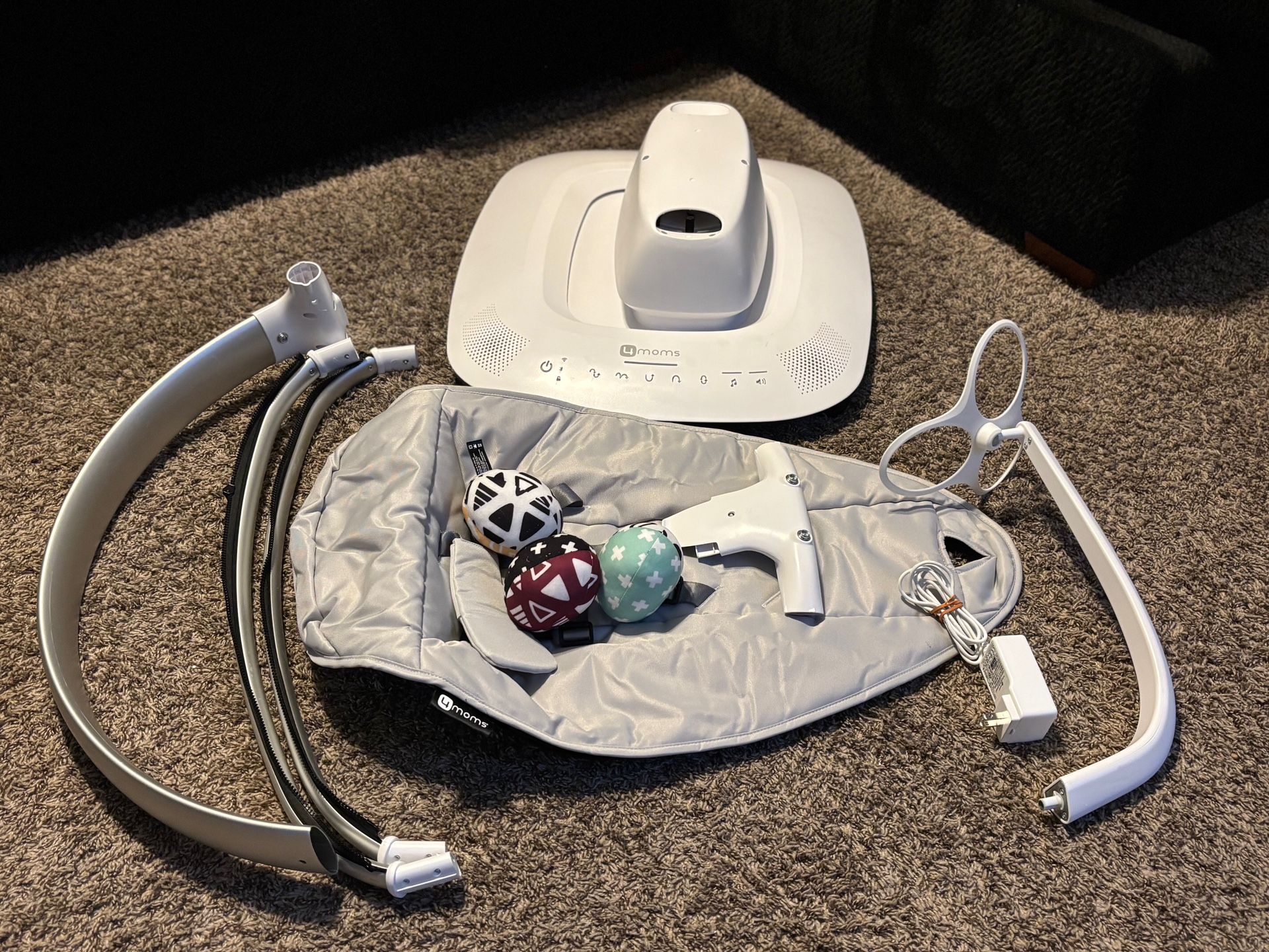 4moms mamaRoo Multi-Motion Baby Swing Bluetooth Enabled with 5 Motions Grey Very lightly used! The 4moms mamaRoo Multi-Motion Baby Swing in Gray is