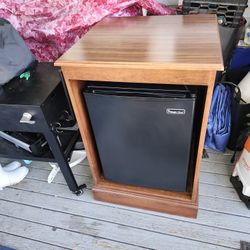 Mini Fridge $120 OBO