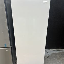 14 Cu. Frigidaire Upright Freezer 