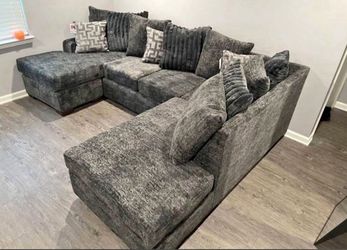 Thanksgiving Mega Sale! U-Shaped Sectional – Open for Pickup Today!