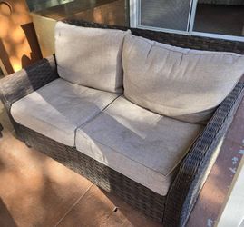 Broyhill outdoor cushions - Set of 7 (seats and back)