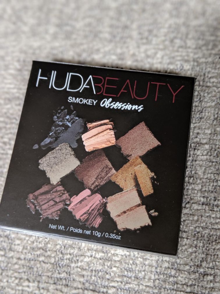 Huda smokey obsessions palette