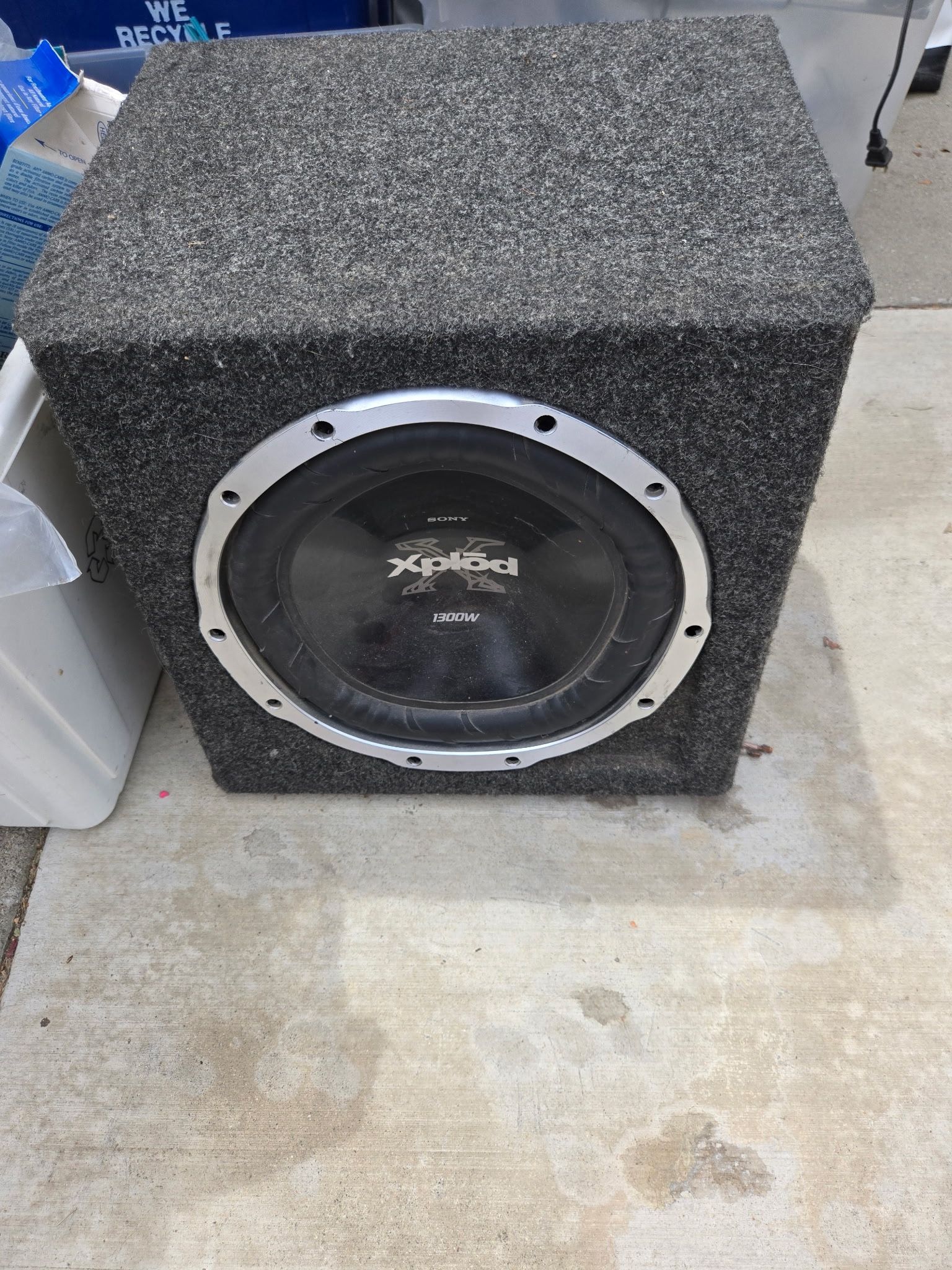 12” Sony Xplod 1300w Subwoofer Box Included
