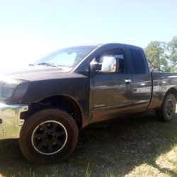 2006 Nissan Titan V8