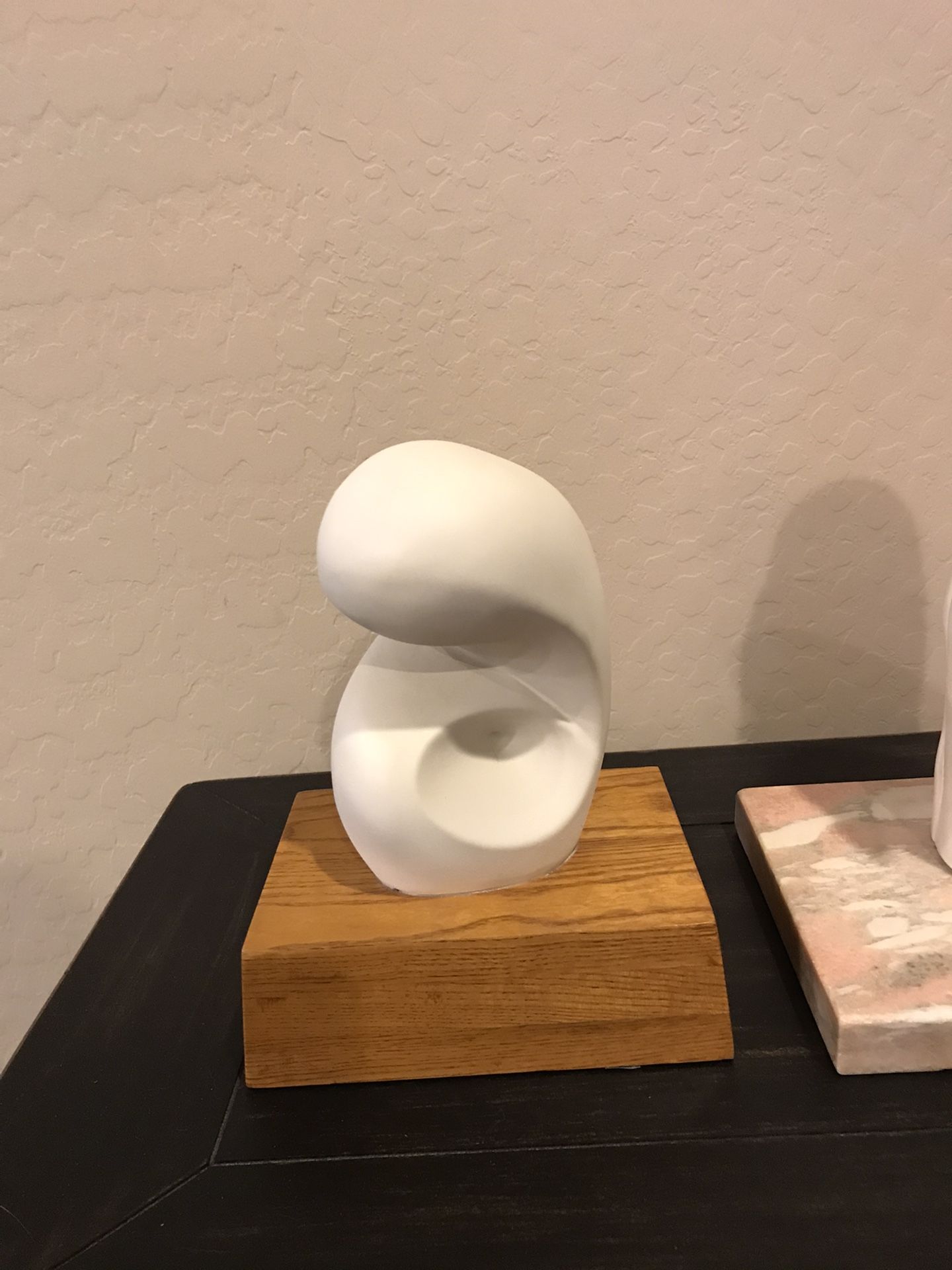 Art Sculpture . One of a kind. Artist: Miriam Leon. $20