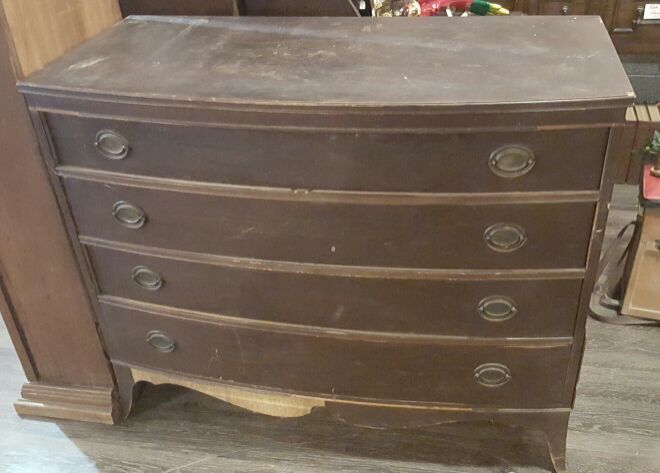 Antique Duncan Phyfe Dresser/Chest of drawers (4), AS IS (needs some repairs), OBO.