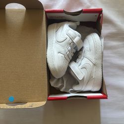 Baby shoes 