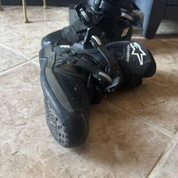 Motorcycle boots size 7/12 or 8 