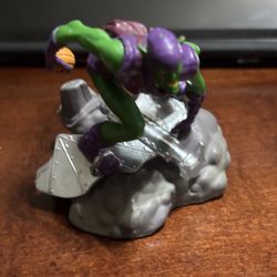 Green Goblin Marvel On Glider Throwing Pumpkin 2 3/4' PVC Figure