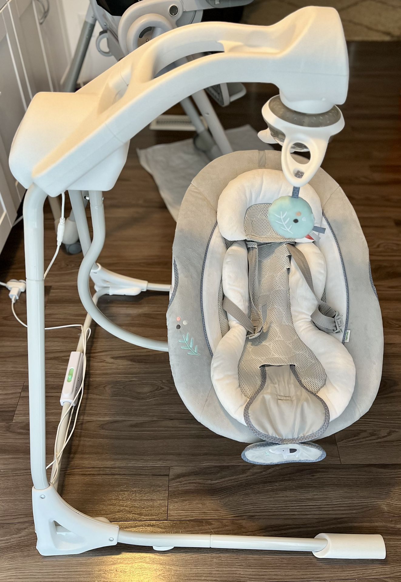 Ingenuity EnLighten Soothing Swing