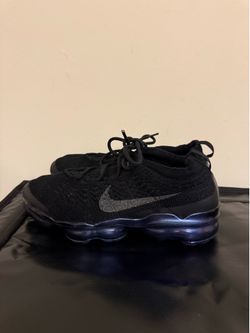 Size 6.5 Women’s  Nike Vapormax BLACK IRIDESCENT Size 6.5