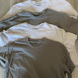 4 2xl Men’s Gildan Shirts