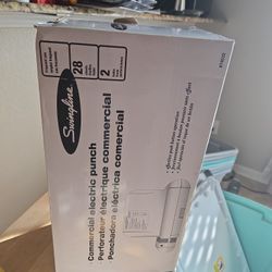 Swingline 2 Hole Punch