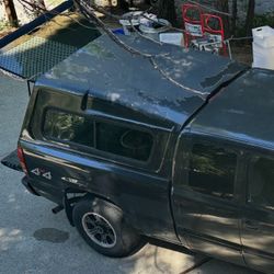Silverado Camper. 
