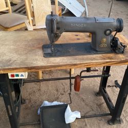 Singer Sewing Machine 