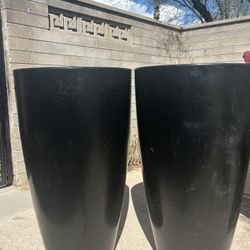 35” Tall Verona Plastic Planters Black/Charcoal