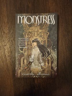 Monstress Volume 1 Awakening