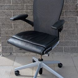 OFFICE CHAIR * Haworth X99 executive office chair with mesh back and leather seat