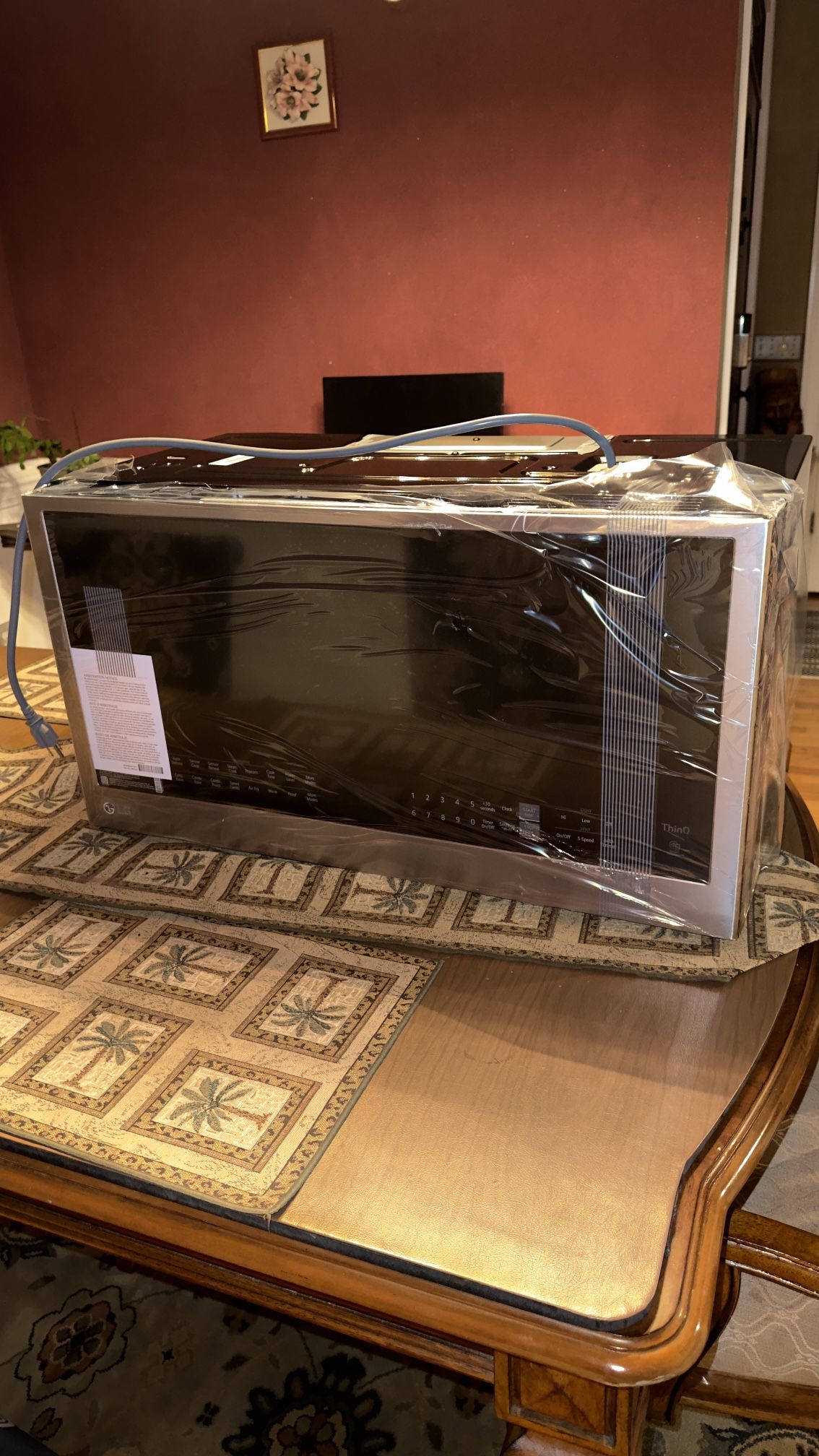 LG Over the Range Microwave 1.7cu ft