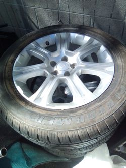 235/ 60 , 18. Cxv sport performer wheels for 2017 land Rover