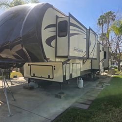 2014 Forest River 5th Wheel