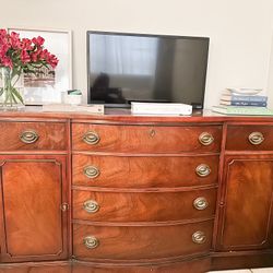 Drexel mahogany bowfront sideboard