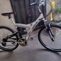 BIKE VERTICAL ALUMINUM TIRES SIZE 26 READY TO RIDE