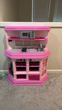 Play kitchen