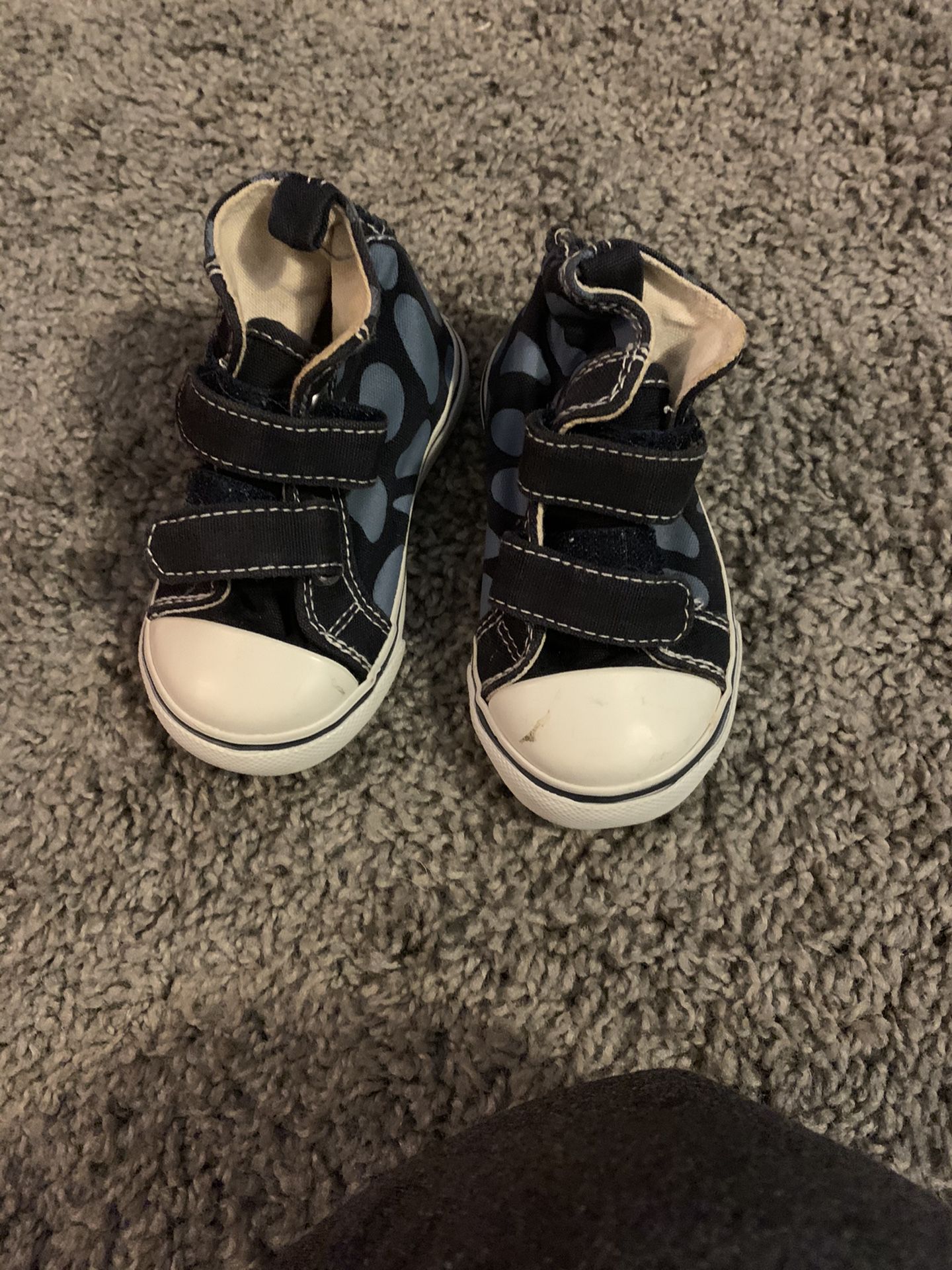 Size 4 Gymboree high top sneakers