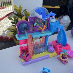 Polly Pocket Poolville  Play set And Bracelet