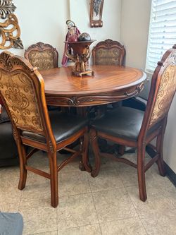 Beautiful Michael Amino dinning set