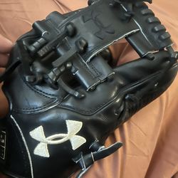 Under Armour Baseball Glove 