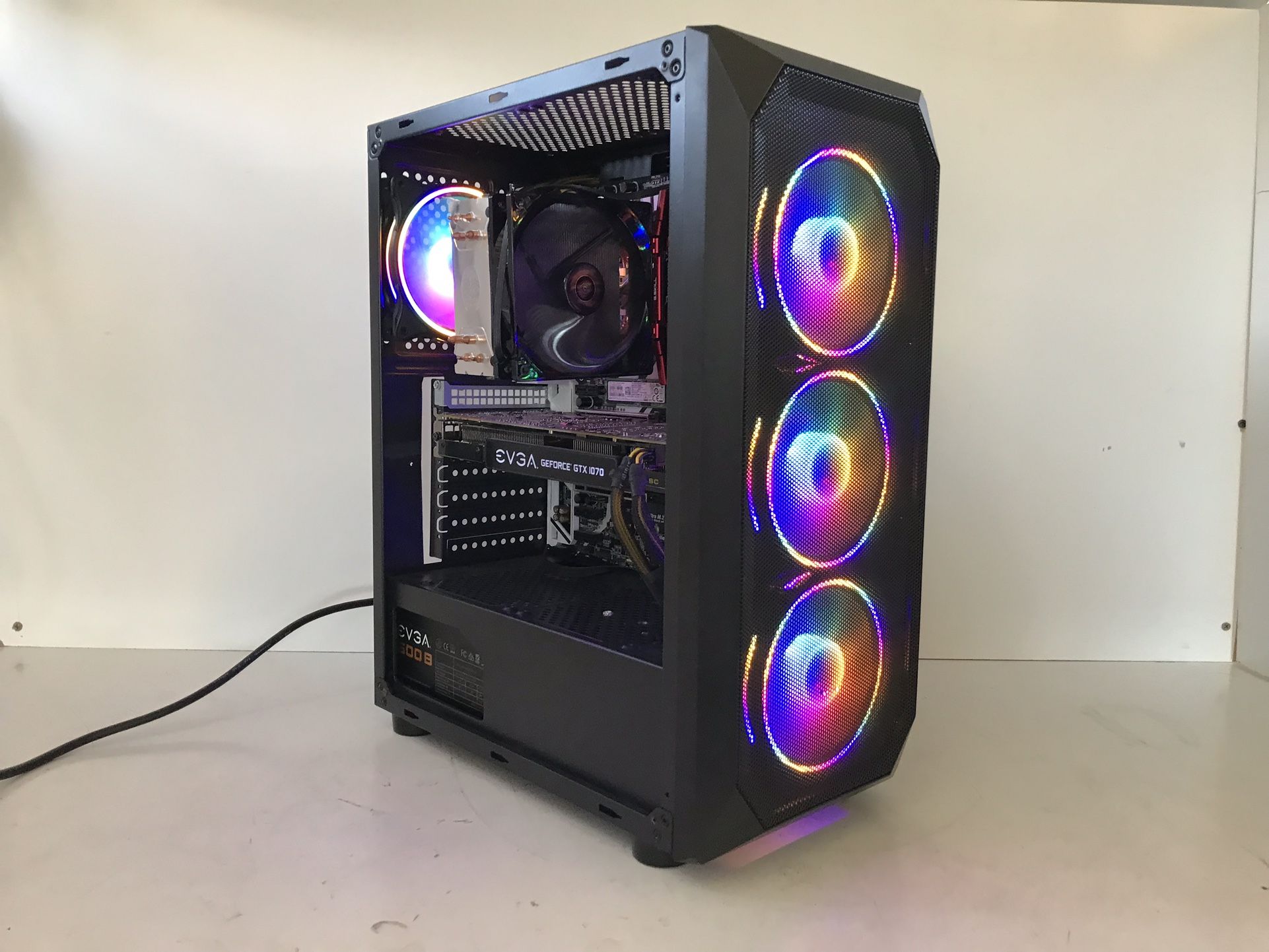 **Gaming  Desktop PC Quad Core i7-7700K / GTX 1070 8gb.** *Great Full WORKING Gaming PC. **Price $ 370 