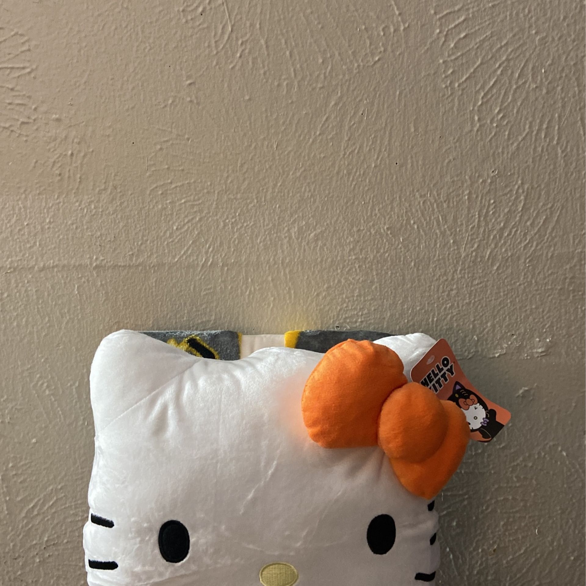 Hello Kitty Halloween Blanket & Pillow Set