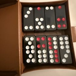 Black Vintage 24 Piece Domino Set With Carrying Case