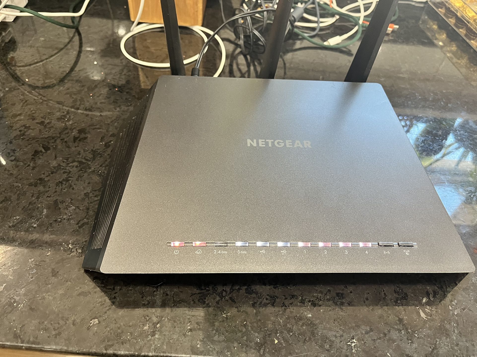 NETGEAR Nighthawk Smart Wi-Fi Router (R7000)